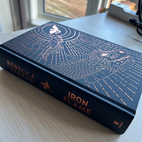 FairyLoot special edition Iron Flame by Rebecca Yarros - Picture 5 of 6